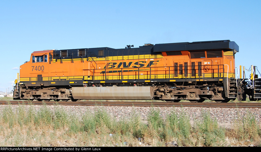 BNSF 7400